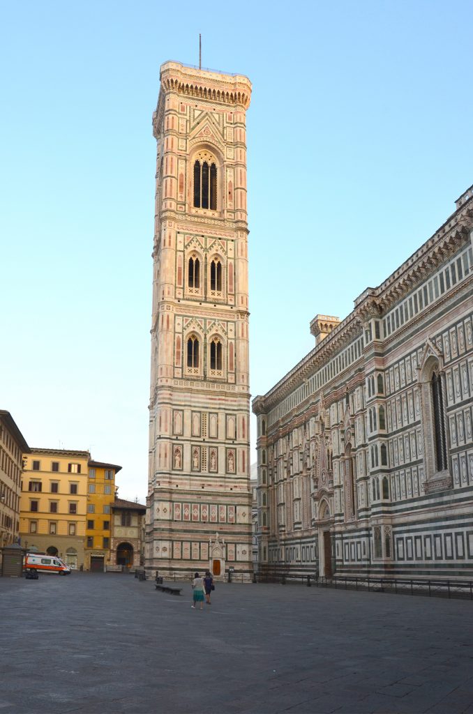 Takmer prázdne Piazza del Duomo