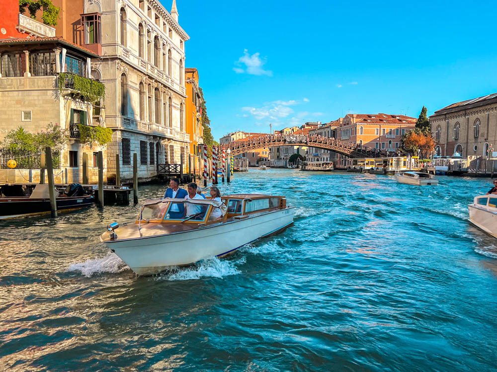 Vodný taxík v Benátkach